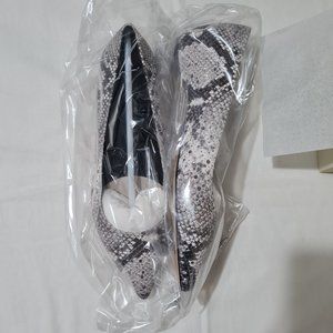 M. Gemi Esatto Flat Black and White Snake Print Size 35.5